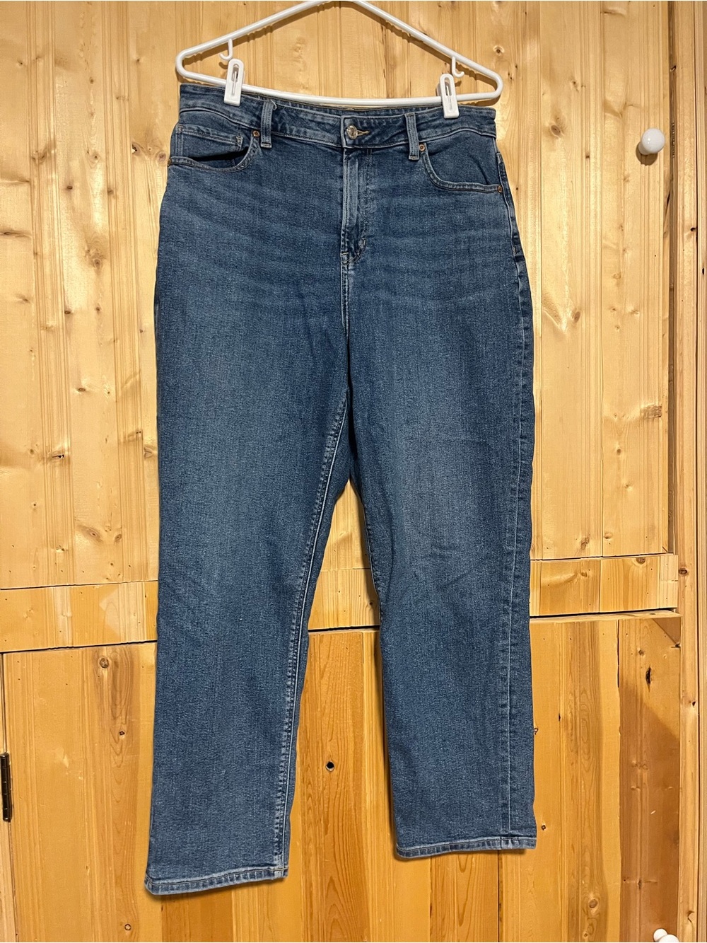 American Eagle Outfitters Women's Straight-Leg Jeans in Dark Blue